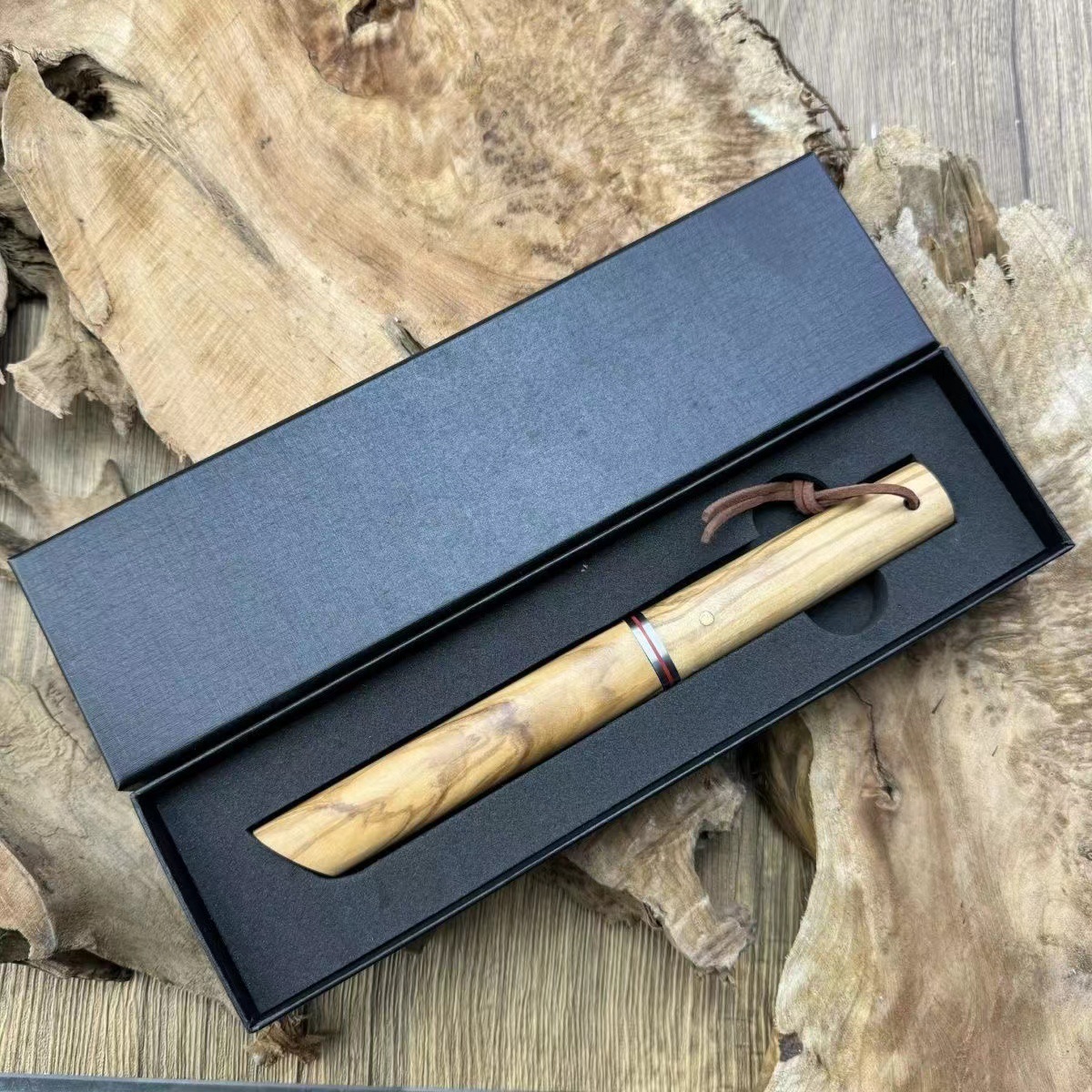 Olivewood Damascus Steel Knife Outdoor Gift